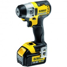 Шуруповерт DeWalt DCF825M2